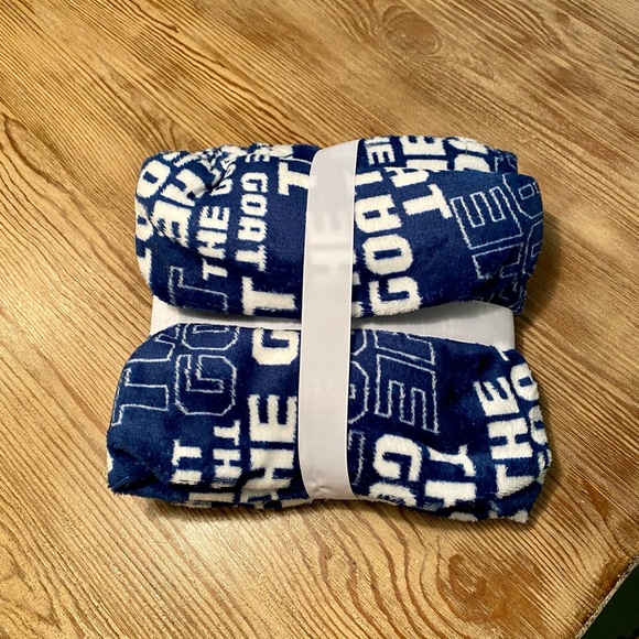 THE GOAT BLANKET 50” by 60” NOVELTY FLEECE BLANKET LIGHTWEIGHT THROW BLANKET - Picture 5 of 10